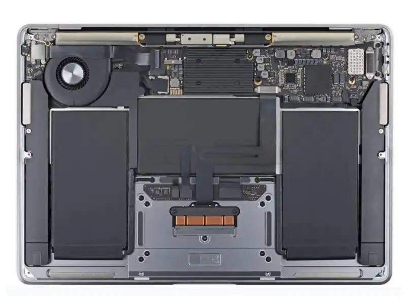 Interior de un MacBook con Apple Sillicon.